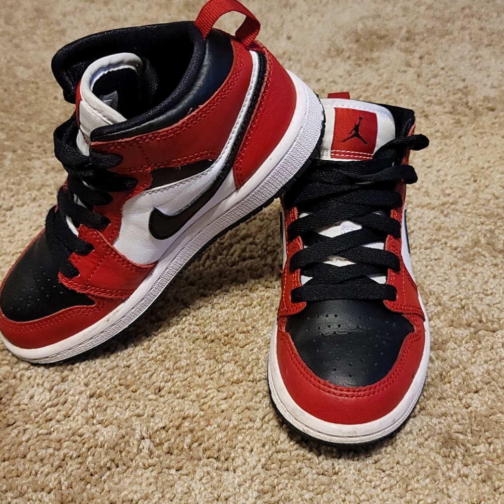 Girls Jordan tennis shoes